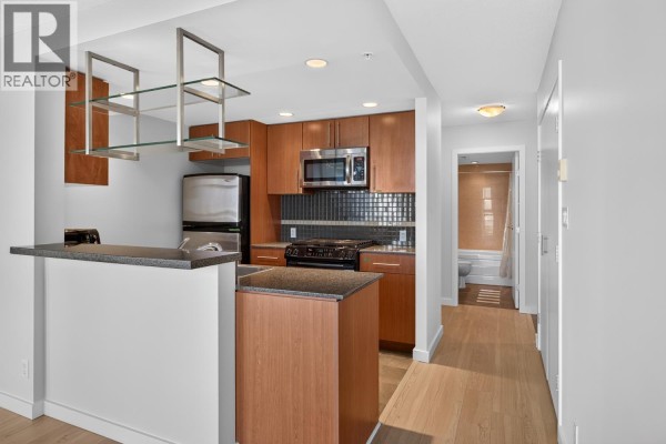 906 455 Beach Crescent, Vancouver, BC V6Z3E5 Photo 2