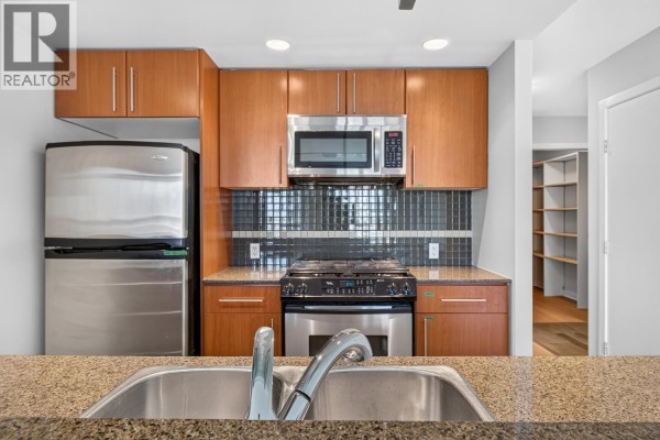 906 455 Beach Crescent, Vancouver, BC V6Z3E5 Photo 3