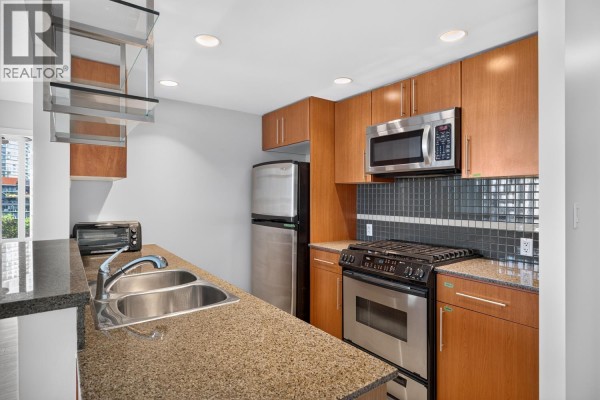 906 455 Beach Crescent, Vancouver, BC V6Z3E5 Photo 4