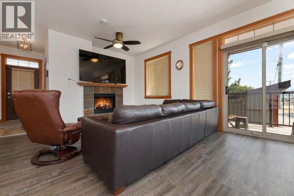 4pc Ensuite bath - 906 6th Avenue Unit# 1, Invermere, BC V0A1K0 Photo 5