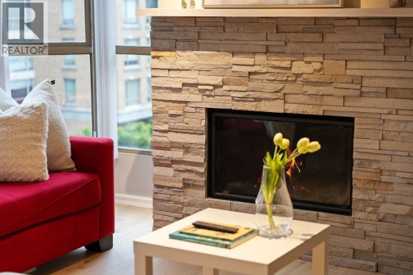 906 867 Hamilton Street, Vancouver, BC V6B6B7 Photo 3