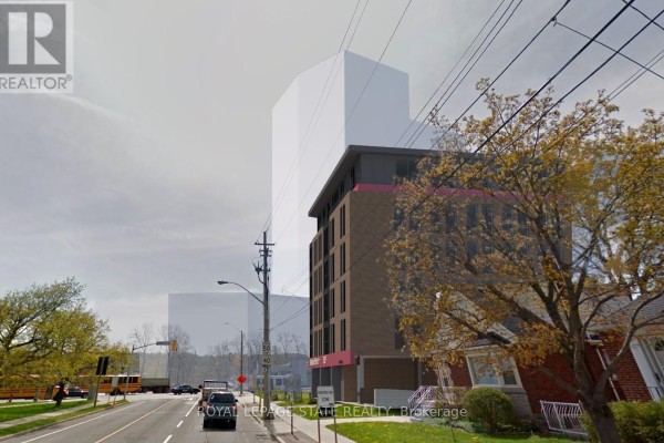 906 Main Street W, Hamilton, ON, photo 2