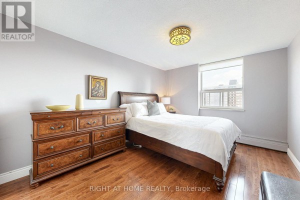 Bedroom - 907 - 151 Larose Avenue E, Toronto, ON M9P1B3 Photo 4