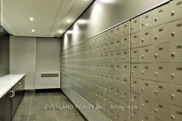 Kitchen - 907 - 210 Victoria Street, Toronto, ON M5B2R3 Photo 3