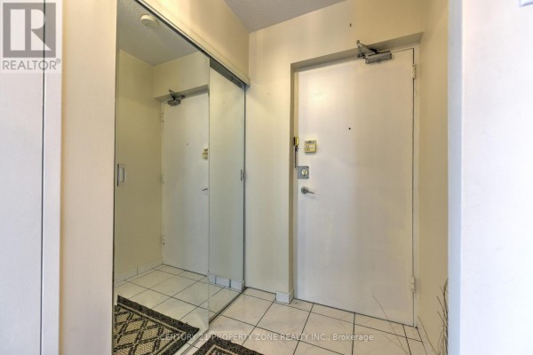 Bedroom 2 - 907 - 3025 Queen Frederica Drive E, Mississauga, ON L4Y3A1 Photo 5