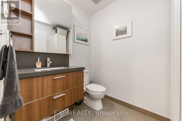 907 - 360 Mcleod Street, Ottawa, ON K2P1A9 Photo 5