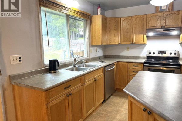 Den - 907 Alpine Way, Elkford, BC V0B1H0 Photo 3