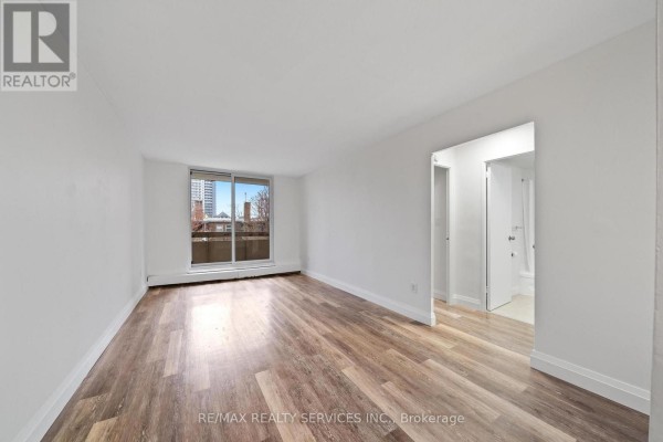 908 - 223 Jackson Street W, Hamilton, ON L8P4R4 Photo 3