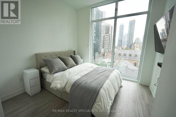 908 - 252 Church Street, Toronto, ON M5B1Z2 Photo 5