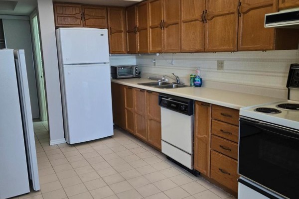Solarium - 908 - 330 Mill Street S, Brampton, ON L6Y3V3 Photo 5