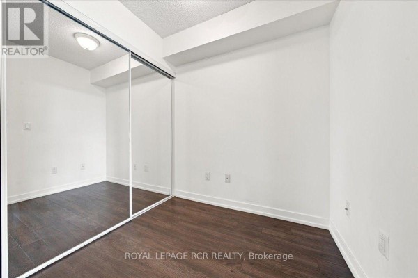Den - 908 - 812 Lansdowne Avenue, Toronto, ON M6H4K5 Photo 4