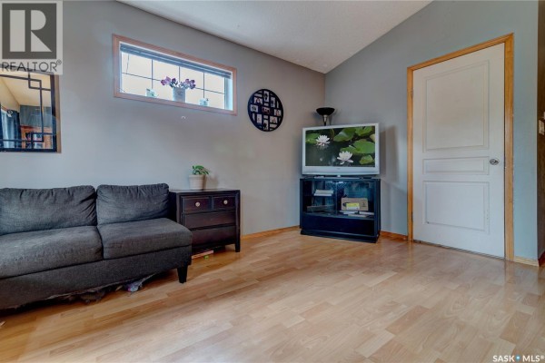 908 Connaught Street, Regina, SK, photo 3
