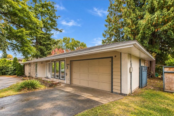 9084 Prince Charles Boulevard, Surrey, BC V3V1R5 Photo 3