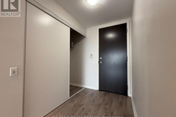 Primary Bedroom - 909 - 105 The Queensway Avenue, Toronto, ON M6S5B5 Photo 4