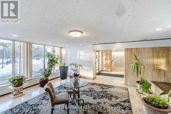 Living room - 909 - 335 Driftwood Avenue, Toronto, ON M3N2P3 Photo 5