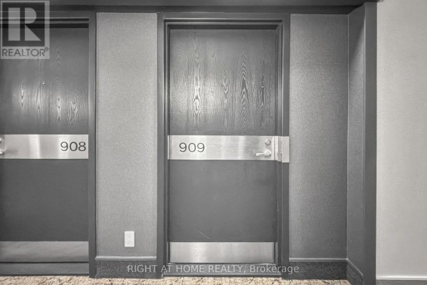 Kitchen - 909 - 44 Gerrard Street W, Toronto, ON M5G2K2 Photo 3