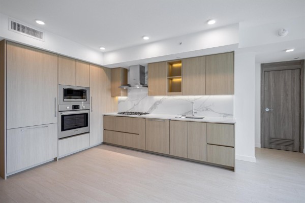 909 13768 100 Avenue, Surrey, BC V3T0V2 Photo 3
