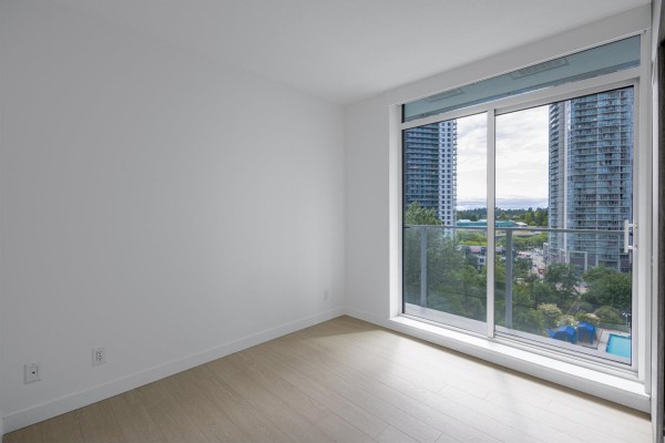 909 13768 100 Avenue, Surrey, BC V3T0V2 Photo 4