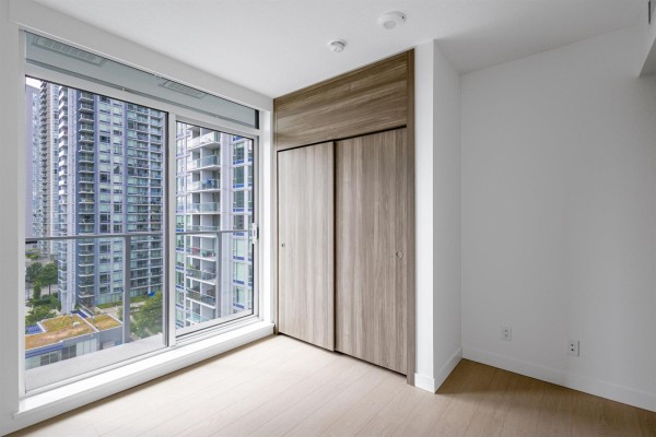 909 13768 100 Avenue, Surrey, BC V3T0V2 Photo 5