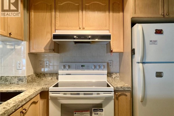 Primary Bedroom - 909 Bay Street Unit# 2304, Toronto, ON M5S3G2 Photo 3