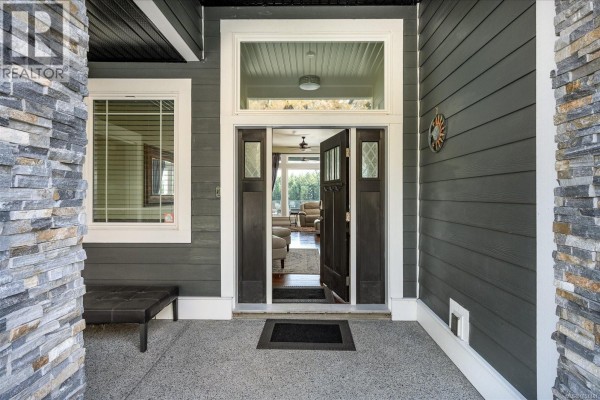 Primary Bedroom - 909 Hanington Rd, Ladysmith, BC V0G0A4 Photo 4