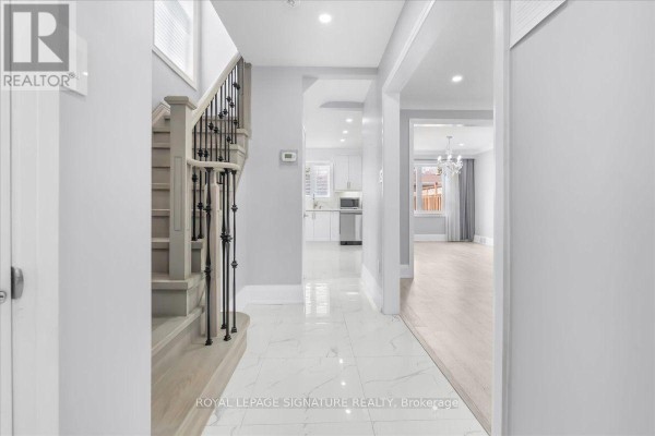 Living room - 90a Bicknell Avenue, Toronto, ON M6M4G7 Photo 3