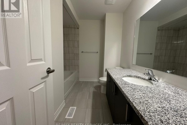 91 Air Dancer Crescent, Oshawa, ON L1L0V3 Photo 5
