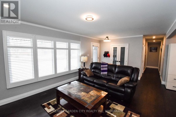 Bedroom - 91 Crescent Drive, Welland, ON L3B2X4 Photo 3