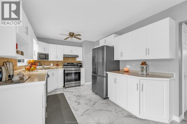 Laundry room - 91 Danforth Avenue, Leamington, ON N8H2R1 Photo 3