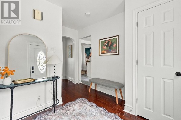Kitchen - 91 Glen Davis Crescent, Toronto, ON M4E1X7 Photo 4