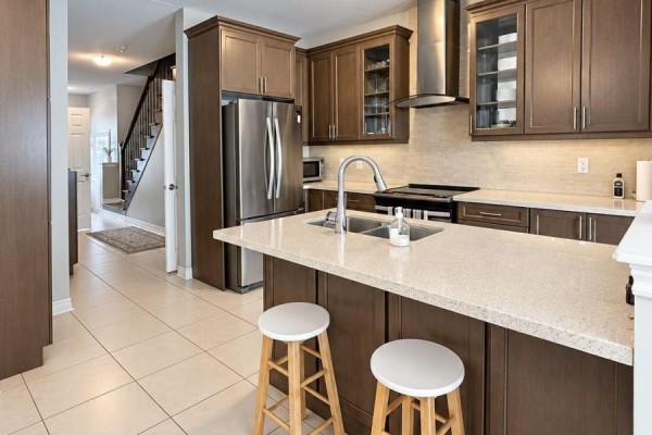 91 Huguenot Road, Oakville, ON L6H0M3 Photo 3