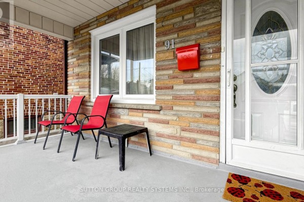 Kitchen - 91 Kirknewton Road, Toronto, ON M6E3X9 Photo 5