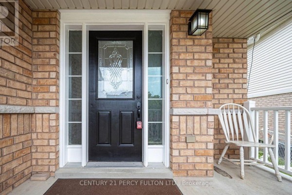 Kitchen - 91 Laprade Square, Clarington, ON L1C0C9 Photo 5