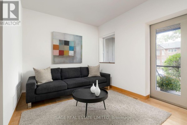 Office - 91 Maplewood Avenue, Toronto, ON M6C1J4 Photo 5