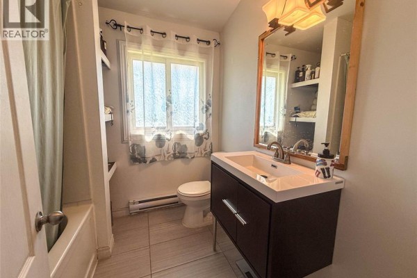 4pc Bathroom - 91 Marentette Beach Road, Leamington, ON N8H3V7 Photo 2