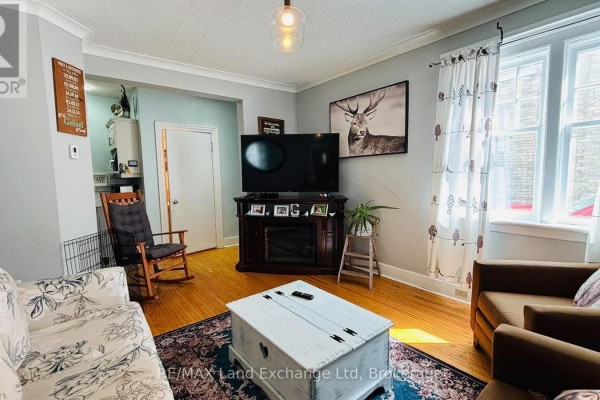 Living room - 91 Patrick Street W, North Huron, ON N0G2W0 Photo 5