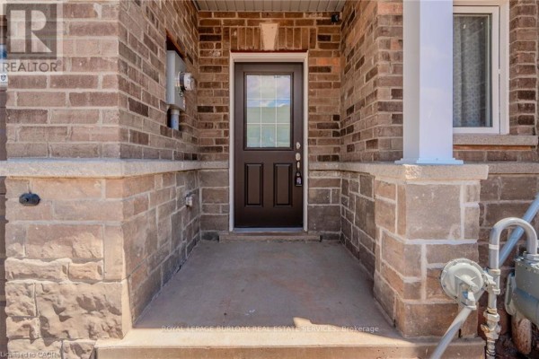 91 Pinot Crescent, Hamilton, ON, photo 2