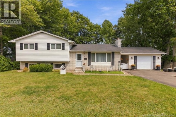 Bath (# pieces 1-6) - 91 Springwater Lane, New Maryland, NB E3C1H8 Photo 2