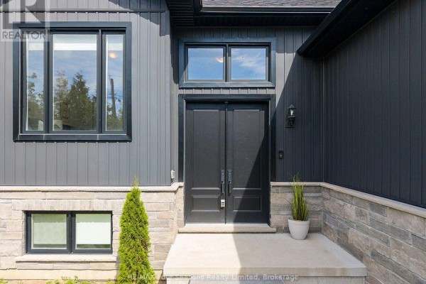 91 Summer View Avenue, Collingwood, ON L9Y3Z1 Photo 2