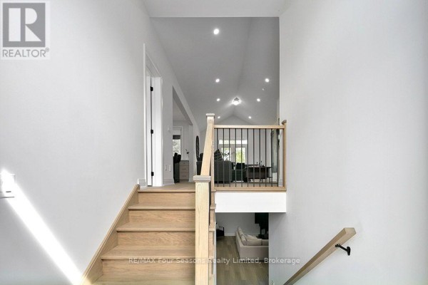 91 Summer View Avenue, Collingwood, ON L9Y3Z1 Photo 4