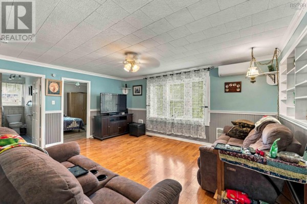 Sunroom - 91 Willow Street, Hants Border, NS B0P1P0 Photo 3