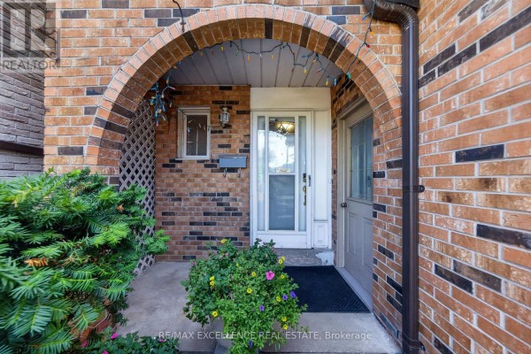 Bedroom 2 - 91 Woolenscote Circle, Toronto, ON M9V4R6 Photo 5