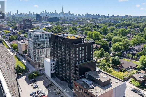 910 - 1660 Bloor Street W, Toronto, ON M6P0C6 Photo 2
