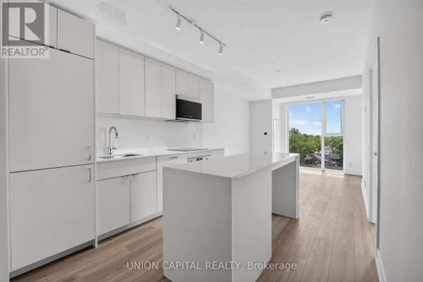 910 - 1660 Bloor Street W, Toronto, ON M6P0C6 Photo 5