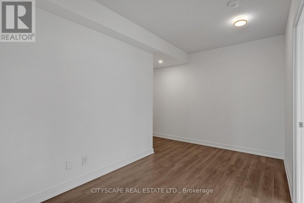 Kitchen - 910 - 30 Samuel Wood Way, Toronto, ON M9B1B1 Photo 4