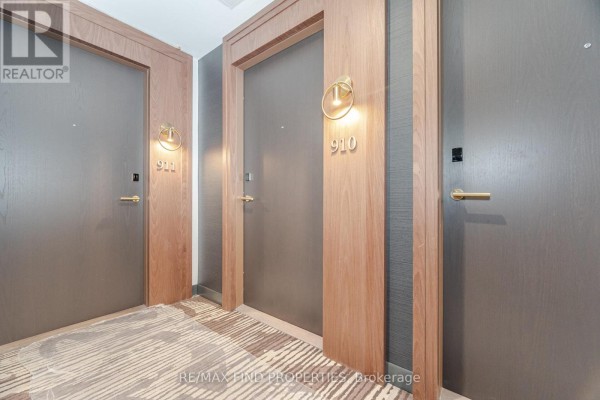 910 - 6 Greenbriar Road, Toronto, ON M2K0H6 Photo 5