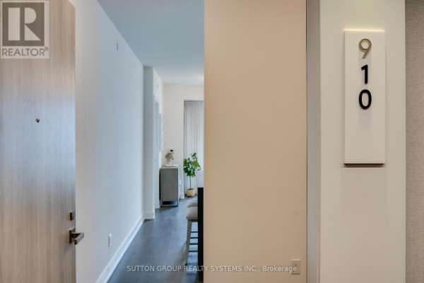 910 - 80 Vanauley Street, Toronto, ON, photo 2