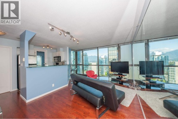 910 1367 Alberni Street, Vancouver, BC V6E4R9 Photo 5