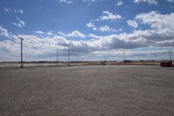 9&10 213 Service Road W, Langham, SK S0K2L0 Photo 4