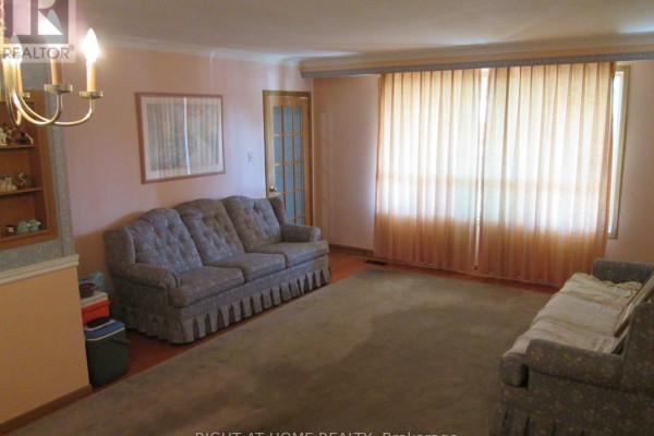 Primary Bedroom - 910 Scarborough Golf Club Road, Toronto, ON M1G1J7 Photo 4